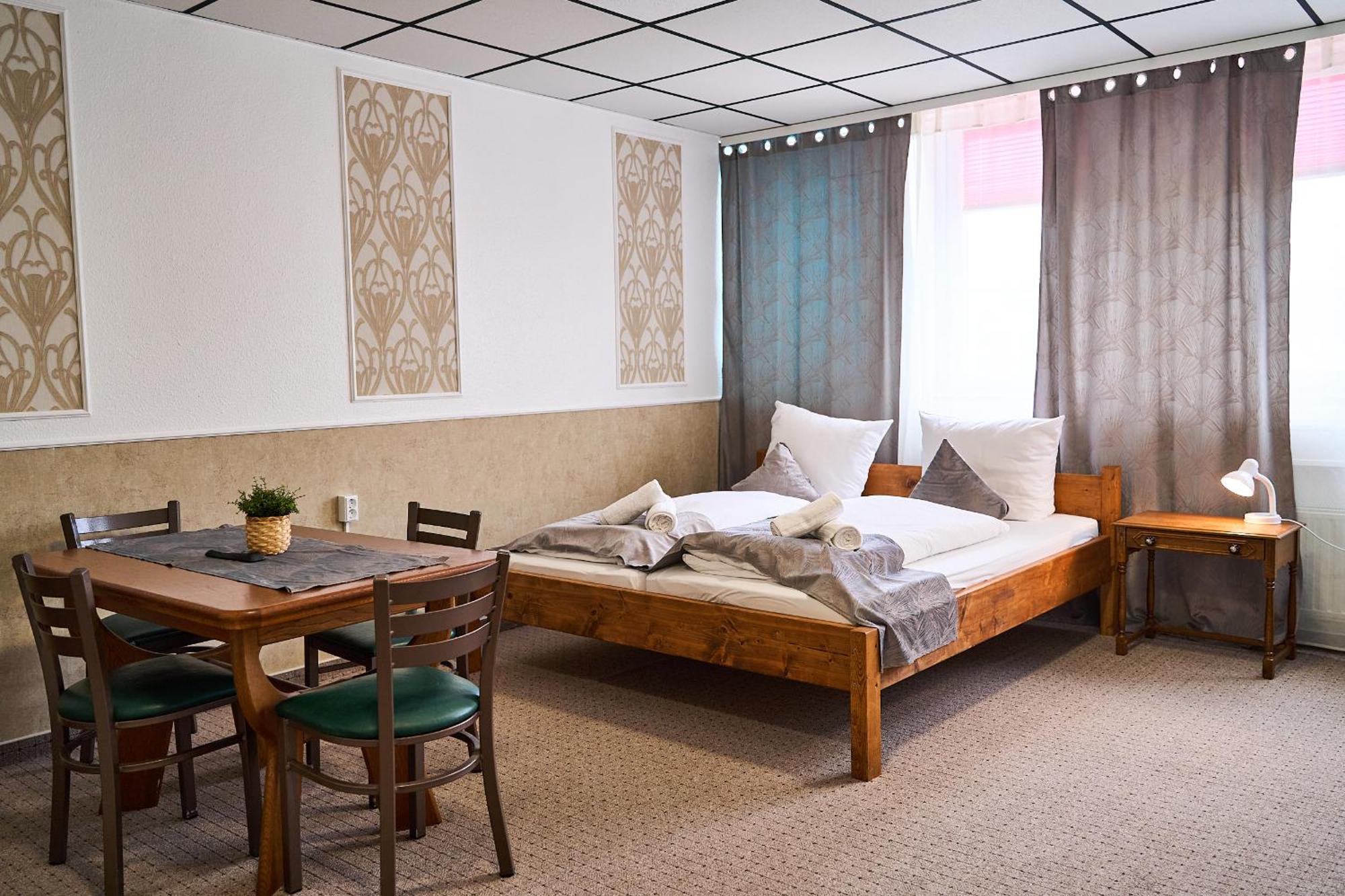 פינברג Hotel Maximo מראה חיצוני תמונה