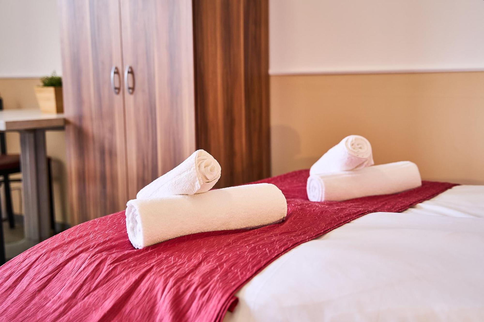 פינברג Hotel Maximo מראה חיצוני תמונה